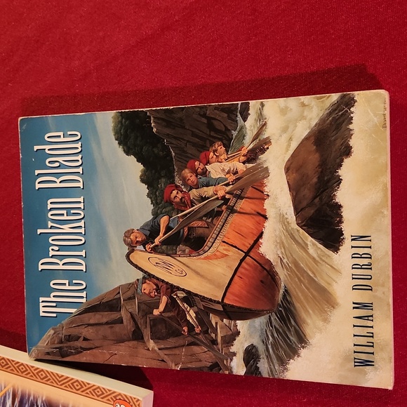 Bundle of six middle school books - Picture 5 of 10